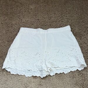 Chic White Lace High Waist Women's Shorts
